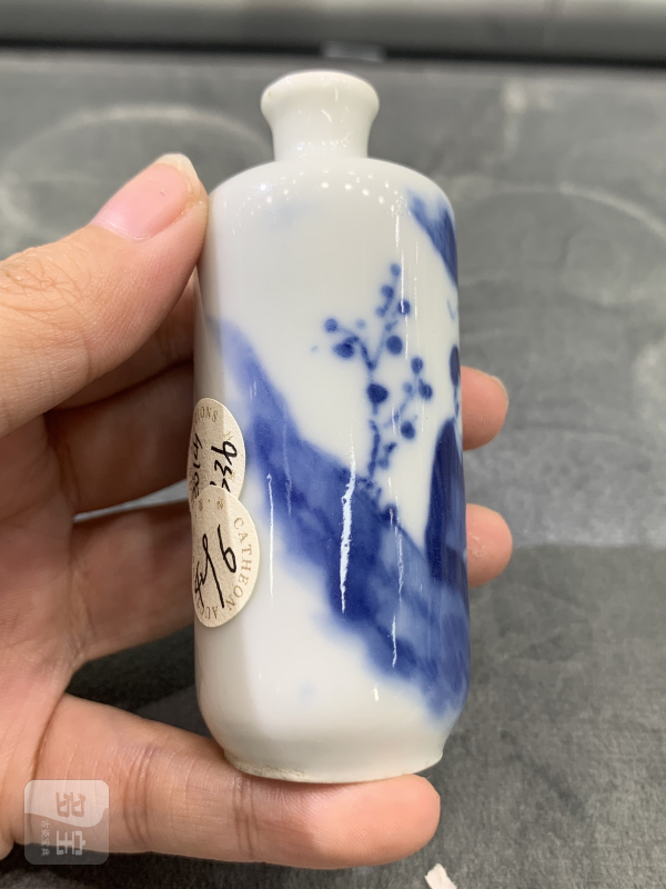 清晚期青花高士对谈图鼻烟壶 - 图5